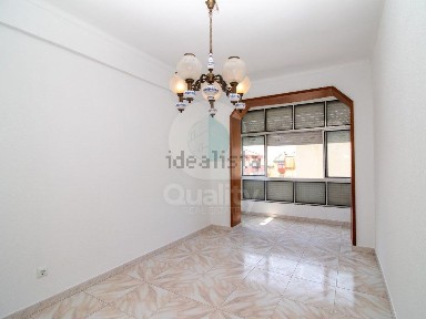Apartamento T3 à venda na Rua Dili