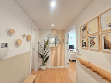 Apartamento T3 à venda na Rua Maria Beatriz Mexia