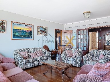 Apartamento T4 à venda na Rua Conselheiro Luís de Magalhães