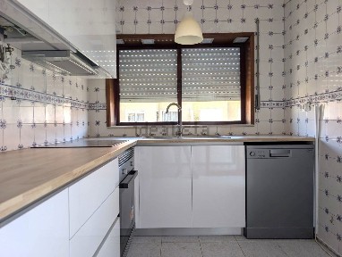 Apartamento T2 à venda na Rua Primeiro de Maio, 55