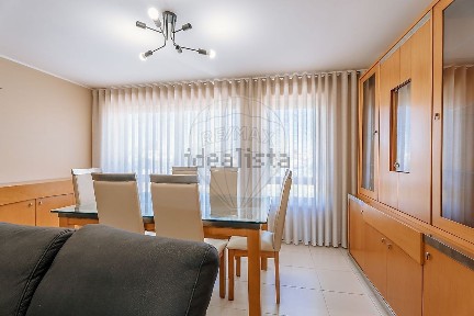 Apartamento T2 à venda na Rua Eleito Local, 57