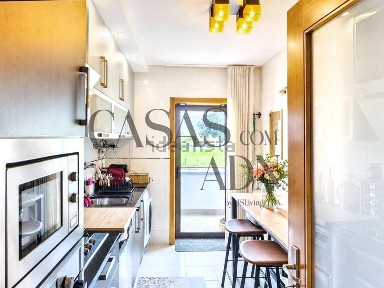 Apartamento T2 à venda na Rua Padre Pascoal