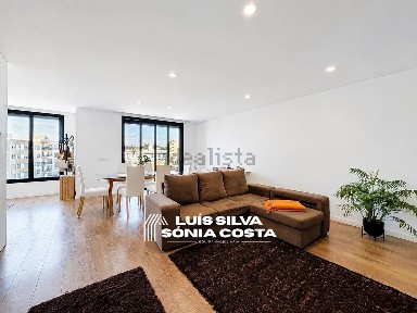 Apartamento T2 à venda na Rua António de Sousa Pedrosa, 191