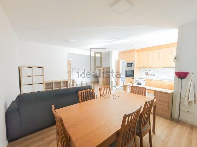Apartamento T2 à venda na Rua do Caião