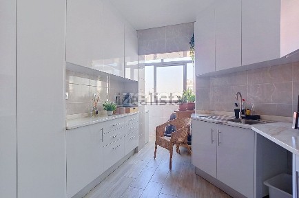 Apartamento T3 à venda no Bairro do Liceu - 5 Bicas