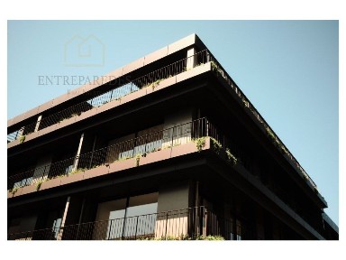 Apartamento T2 à venda na Rua 5