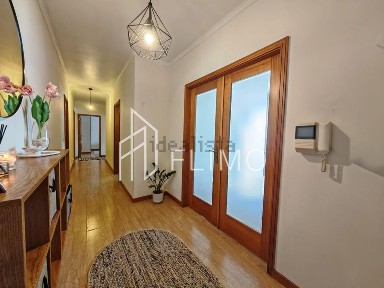 Apartamento T2 à venda na Rua Guiné, 26
