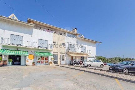 Apartamento T2 à venda na Rua Padre Manuel Garrido