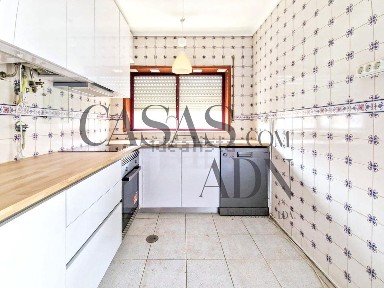 Apartamento T2 à venda na Rua Primeiro de Maio
