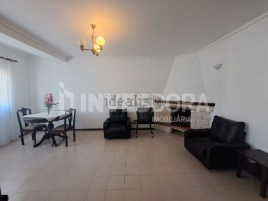 Apartamento T1 à venda na Avenida Claudino Santos Costa
