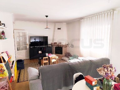 Apartamento T3 à venda em Oliveira do Bairro