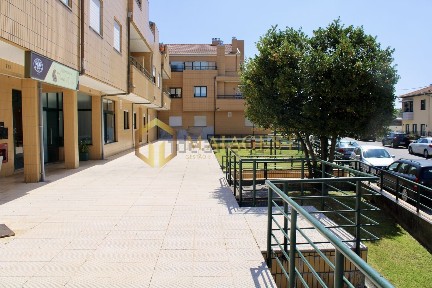 Apartamento T2 à venda na Rua Própria