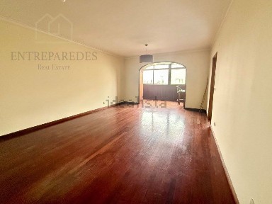 Apartamento T3 à venda na Rua 19