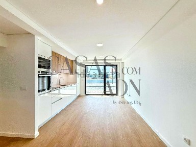 Apartamento T2 à venda na Cais do Alboi