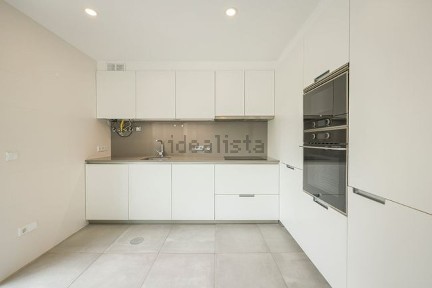 Apartamento T3 à venda na Rua Marinha Andril, 6