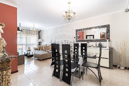 Apartamento T2 à venda na Rua Moinhos