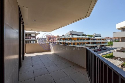Apartamento T2 à venda na Rua Doutor Aurélio Gonçalves Pinheiro s/n