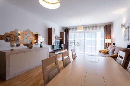 Apartamento T2 à venda na Rua Nova-Curia