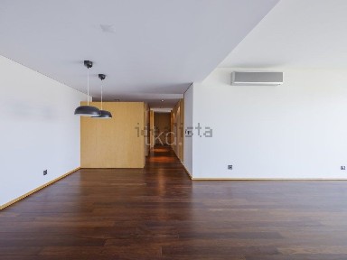 Apartamento T2 à venda na Rua José Afonso, 5