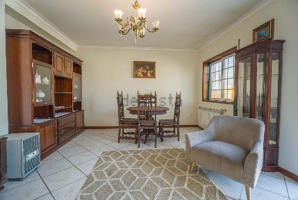 Apartamento T2 à venda na Avenida 29 de Outubro