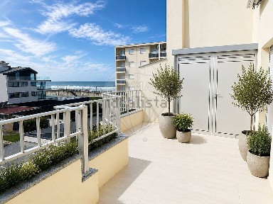 Apartamento T3 à venda na Rua Doutor Manuel Martins Costa