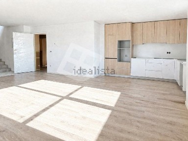 Apartamento T3 à venda no Bairro do Liceu - 5 Bicas