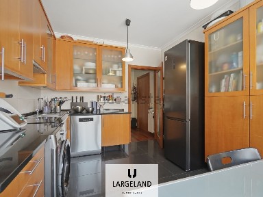 Apartamento T3 à venda na Rua Doutor Álvaro Silva Sampaio s/n