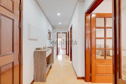 Apartamento T2 à venda em Escapães