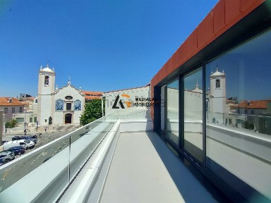 Apartamento T1 à venda na Rua José Estevão, 75