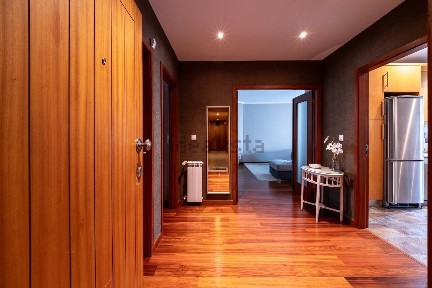 Apartamento T3 à venda na Rua Amigos da Feira