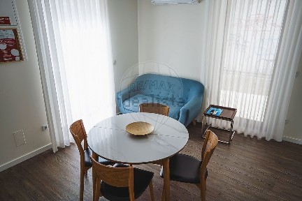 Apartamento T1 à venda na Rua José Rabumba, 25
