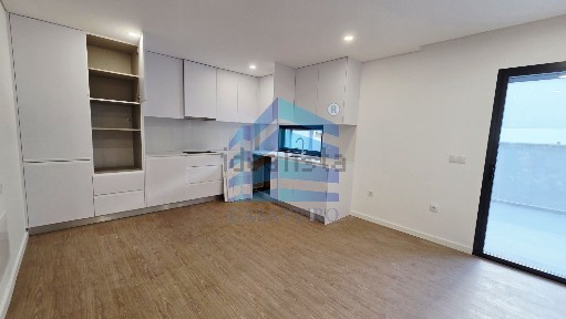 Apartamento T2 à venda em Esgueira