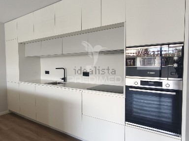 Apartamento T3 à venda na Sá-Barrocas