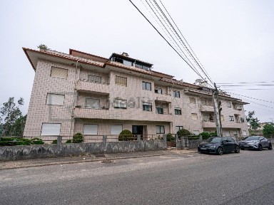 Apartamento T3 à venda na Santiago da Riba-Ul