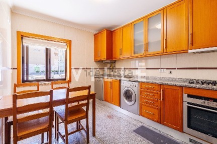 Apartamento T2 à venda na Rua Dom Manuel Barbuda e Vasconcelos, 17
