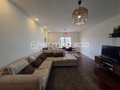 Apartamento T2 à venda na Rua Souto do Rio