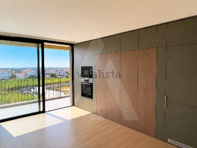 Apartamento T2 à venda na Rua do Aires