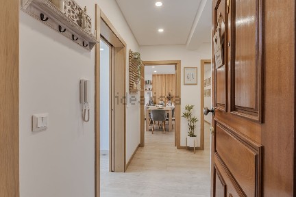 Apartamento T2 à venda na Rua Vitorino Nemésio, 12