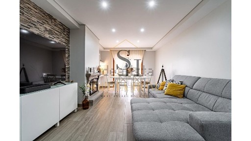Apartamento T3 à venda na Avenida Lourosa, 1090