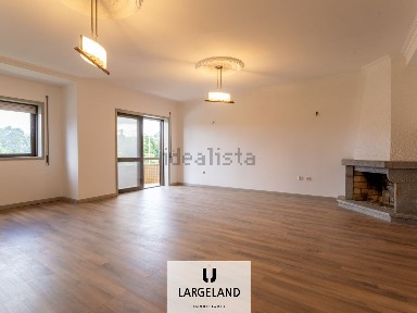 Apartamento T3 à venda na Rua de Santo António s/n