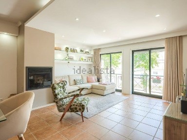 Apartamento T3 à venda na Rua Dom Sancho I