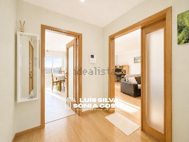 Apartamento T2 à venda na Rua Rainha Santa Isabel, 34