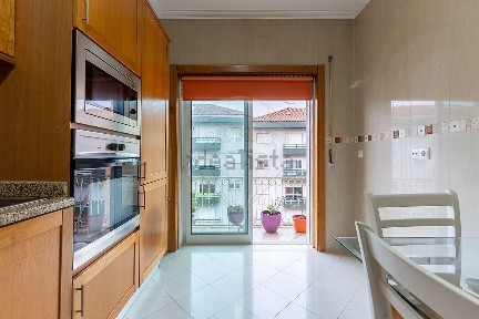 Apartamento T2 à venda na Rua Orfeão de Águeda, 62