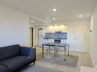 Apartamento T2 à venda na Rua Manuel Simões Madaíl
