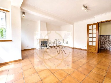 Apartamento T2 à venda na Rua da Aviação Naval