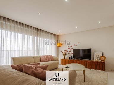 Apartamento T3 à venda na Rua Comendador Sá Couto s/n