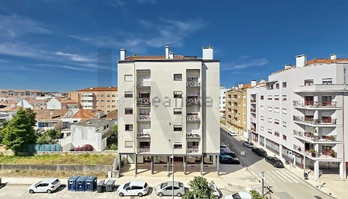 Apartamento T2 à venda na Sá-Barrocas