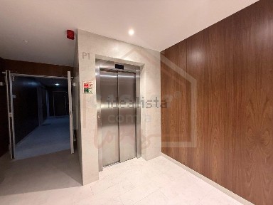 Apartamento T0 à venda na Rua Eça de Queiroz