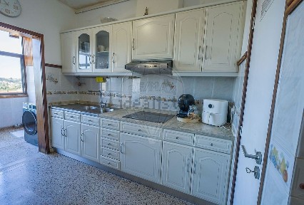 Apartamento T3 à venda na Rua Engenheiro Carlos Rodrigues, 51