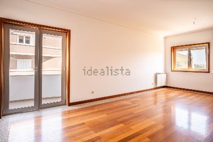 Apartamento T2 à venda na Rua do Capitão Lebre